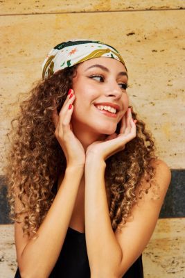 Burcunuzun Sembolü ile Tarzınızı Yansıtın: 12 Burç Temalı Bandana Koleksiyonumuz