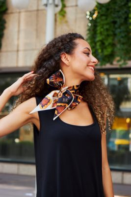 İstanbul’un Zarafeti ile Şıklığı Buluşturan %100 Twill İpek Fularlar